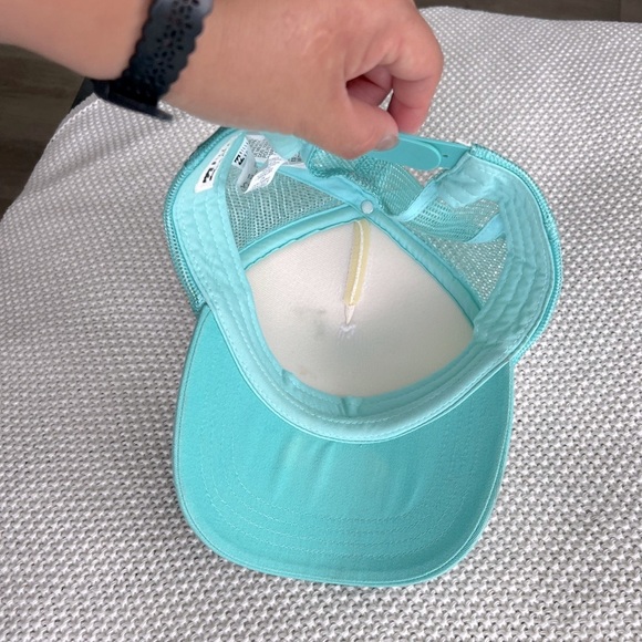 Billabong Aqua and White Trucker Hat with California Design - Picture 5 of 6